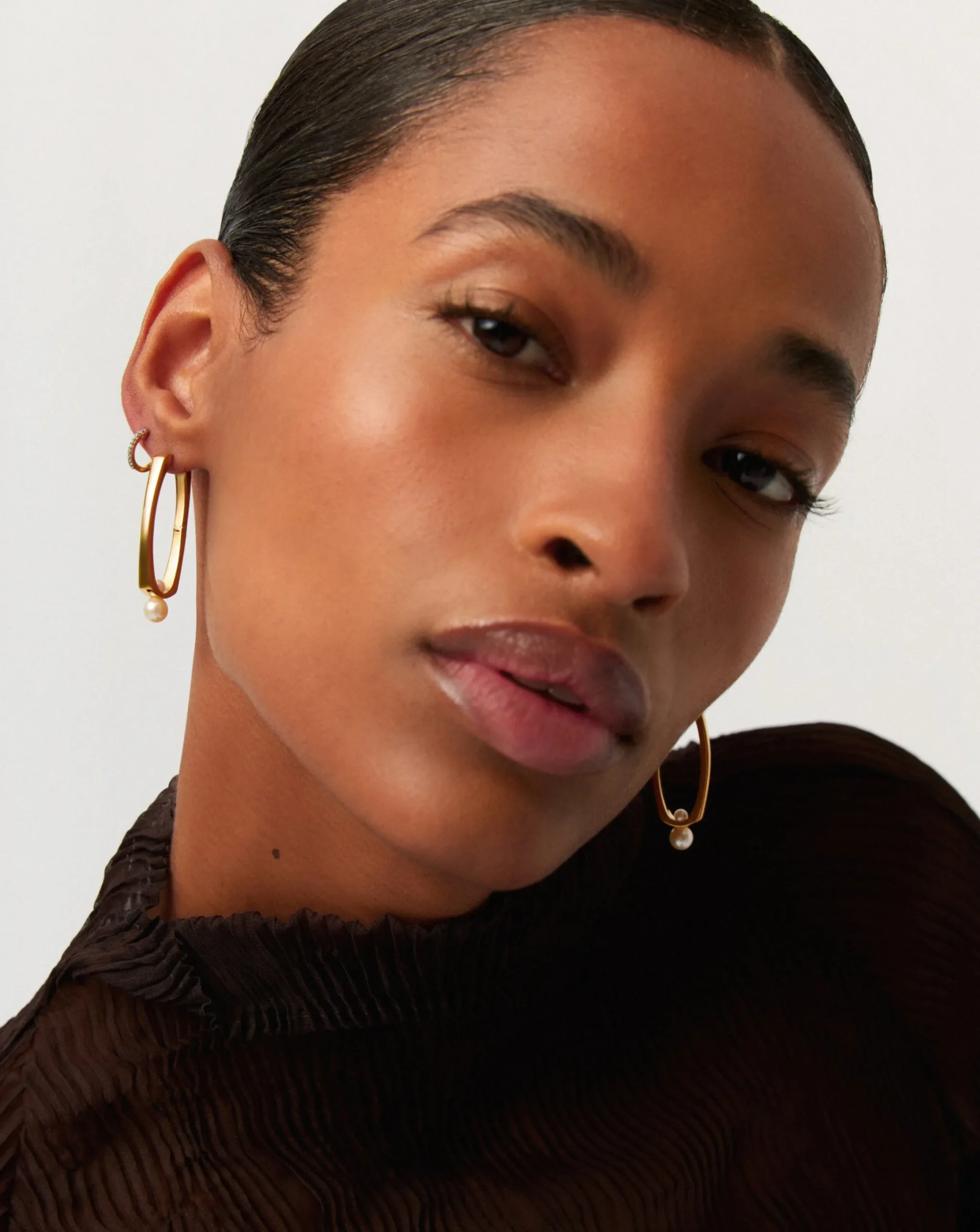 Button Pearl Ovate Hoop Earrings