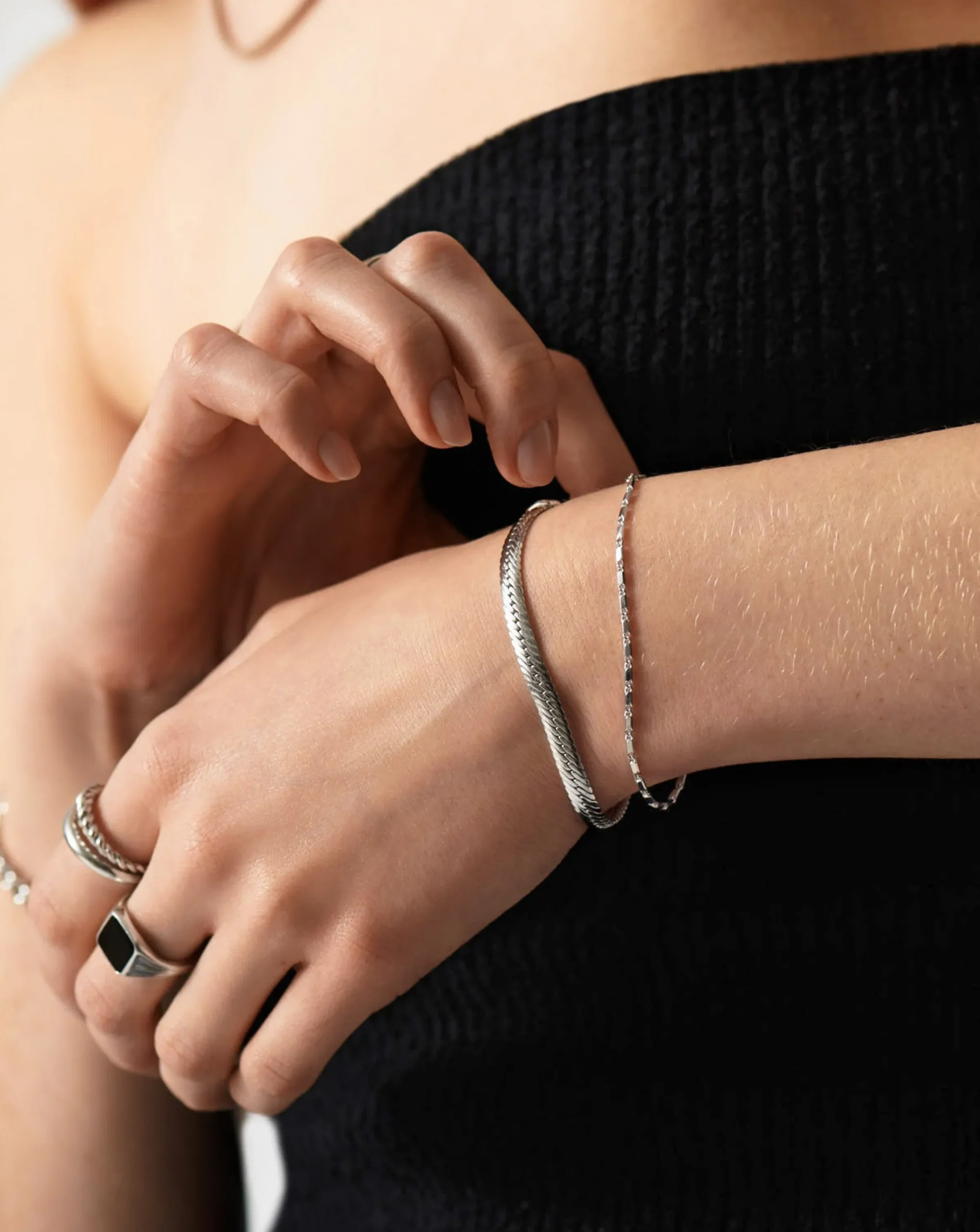 Camail Chain Bracelet