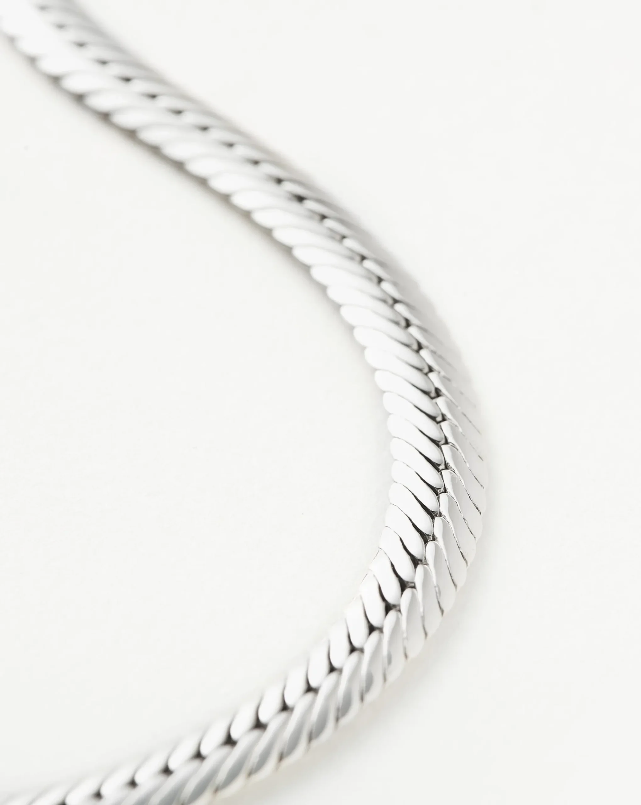 Camail Chain Bracelet