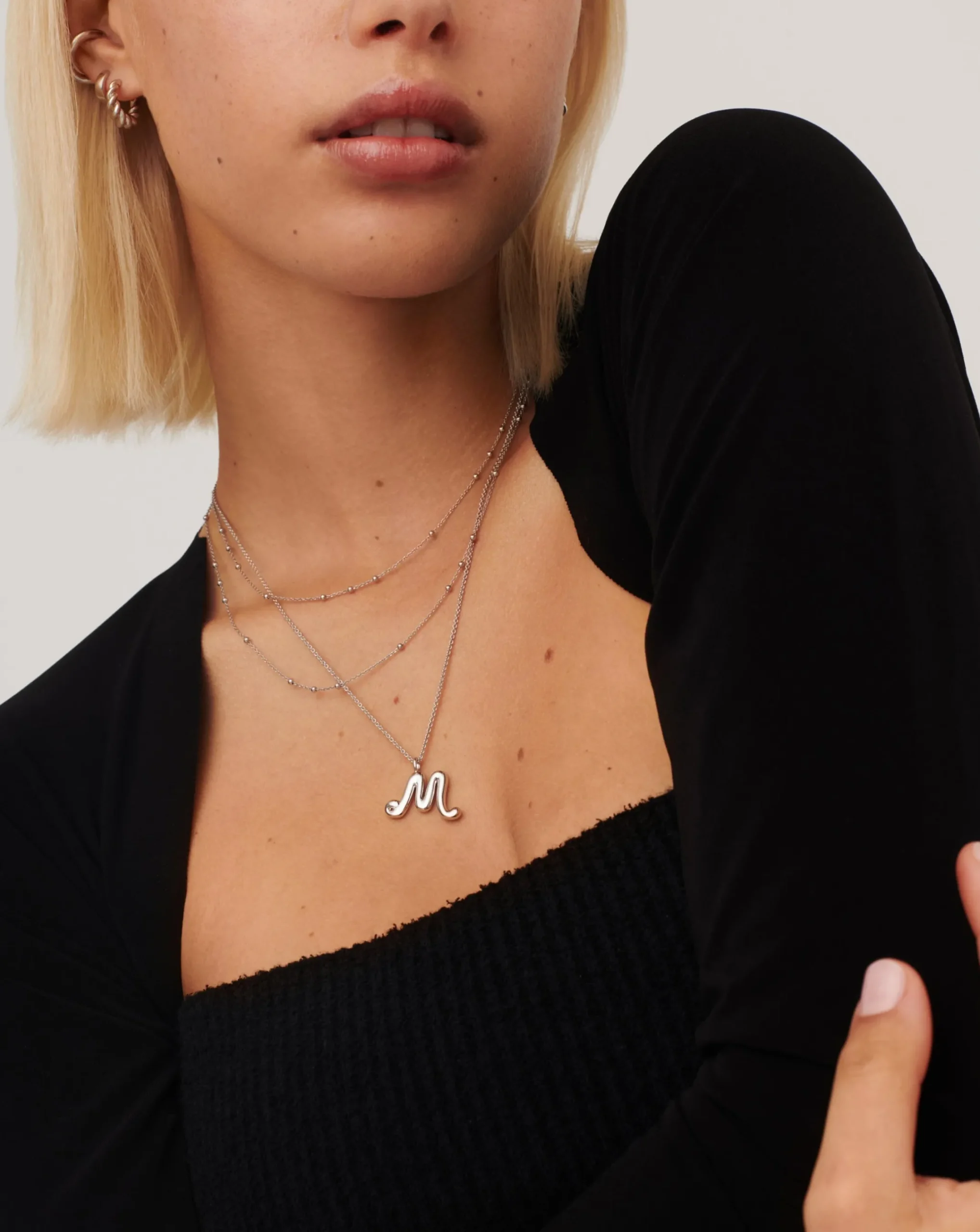 Curly Molten Initial Pendant Necklace - Initial M