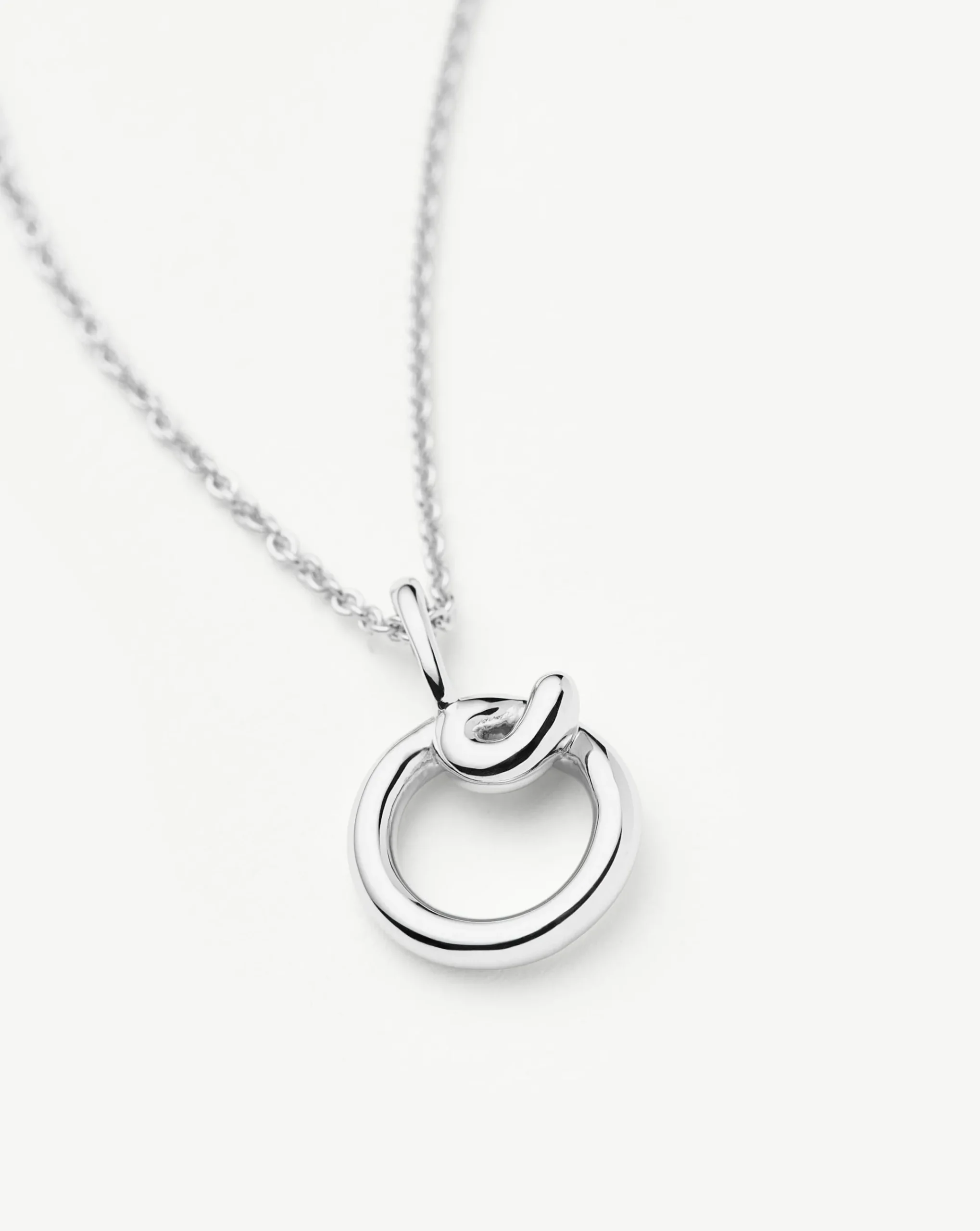 Curly Molten Mini Initial Necklace - O