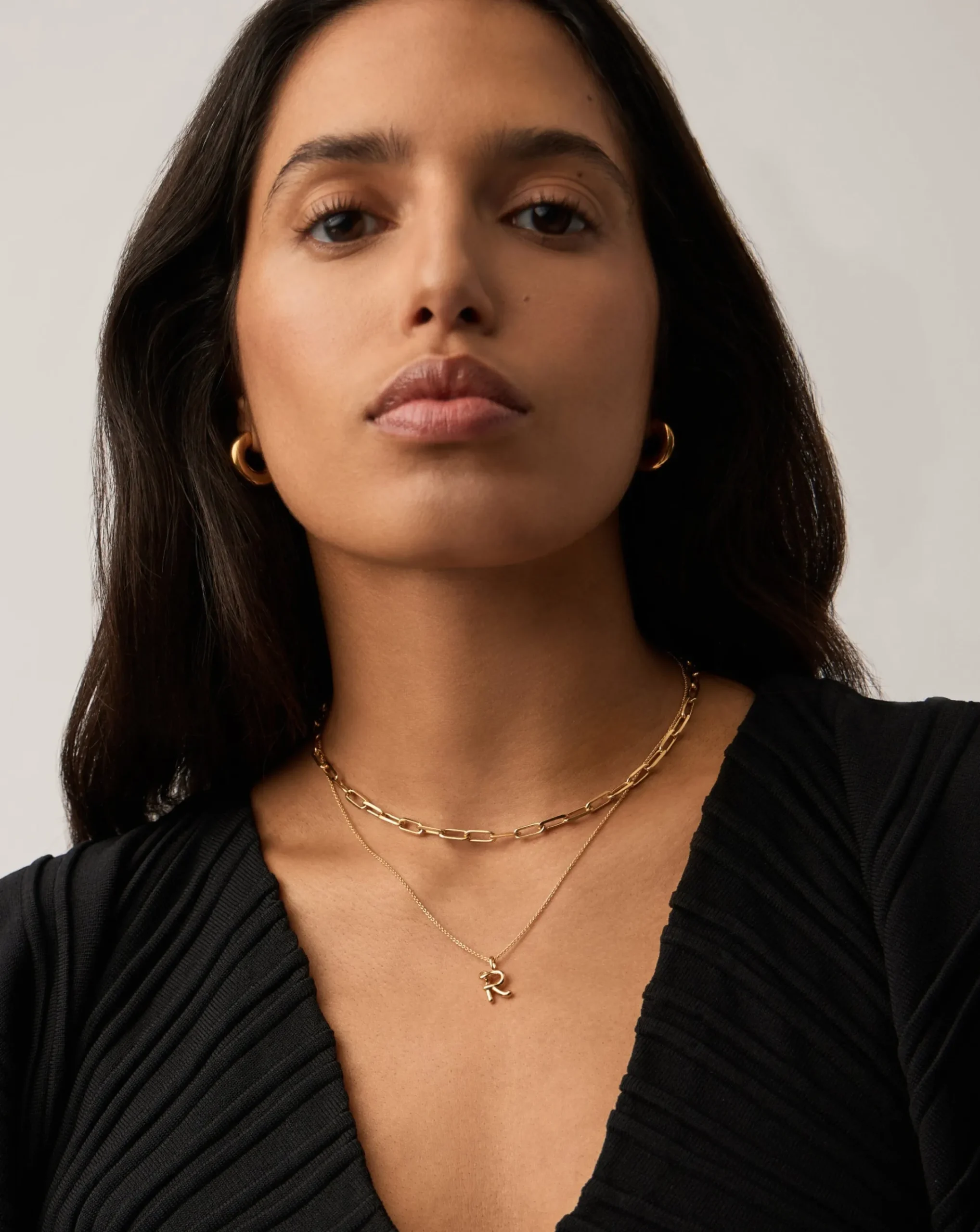 Curly Molten Mini Initial Necklace - R