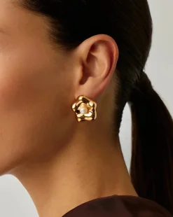 Eny Puffy Daisy Oversized Stud Earrings