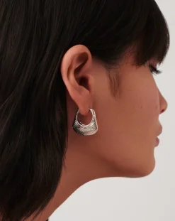 Hera Ridge Hoop Earrings