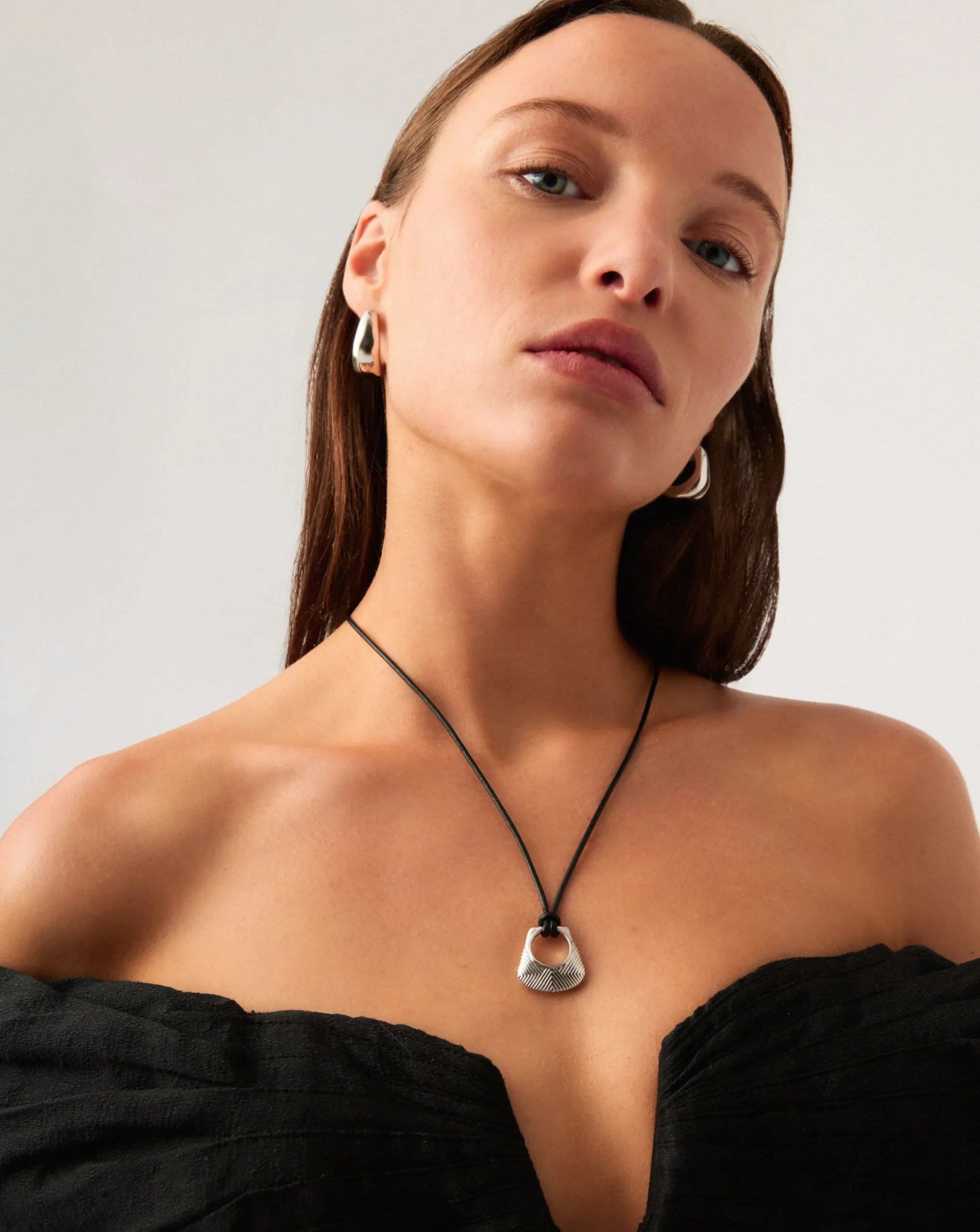 Hera Ridge Pendant Cord Necklace