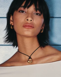 Hera Ridge Pendant Cord Necklace