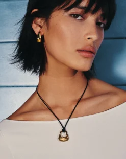 Hera Ridge Pendant Cord Necklace
