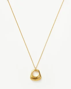 Hera Ridge Pendant Necklace