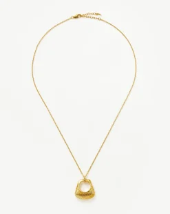 Hera Ridge Pendant Necklace