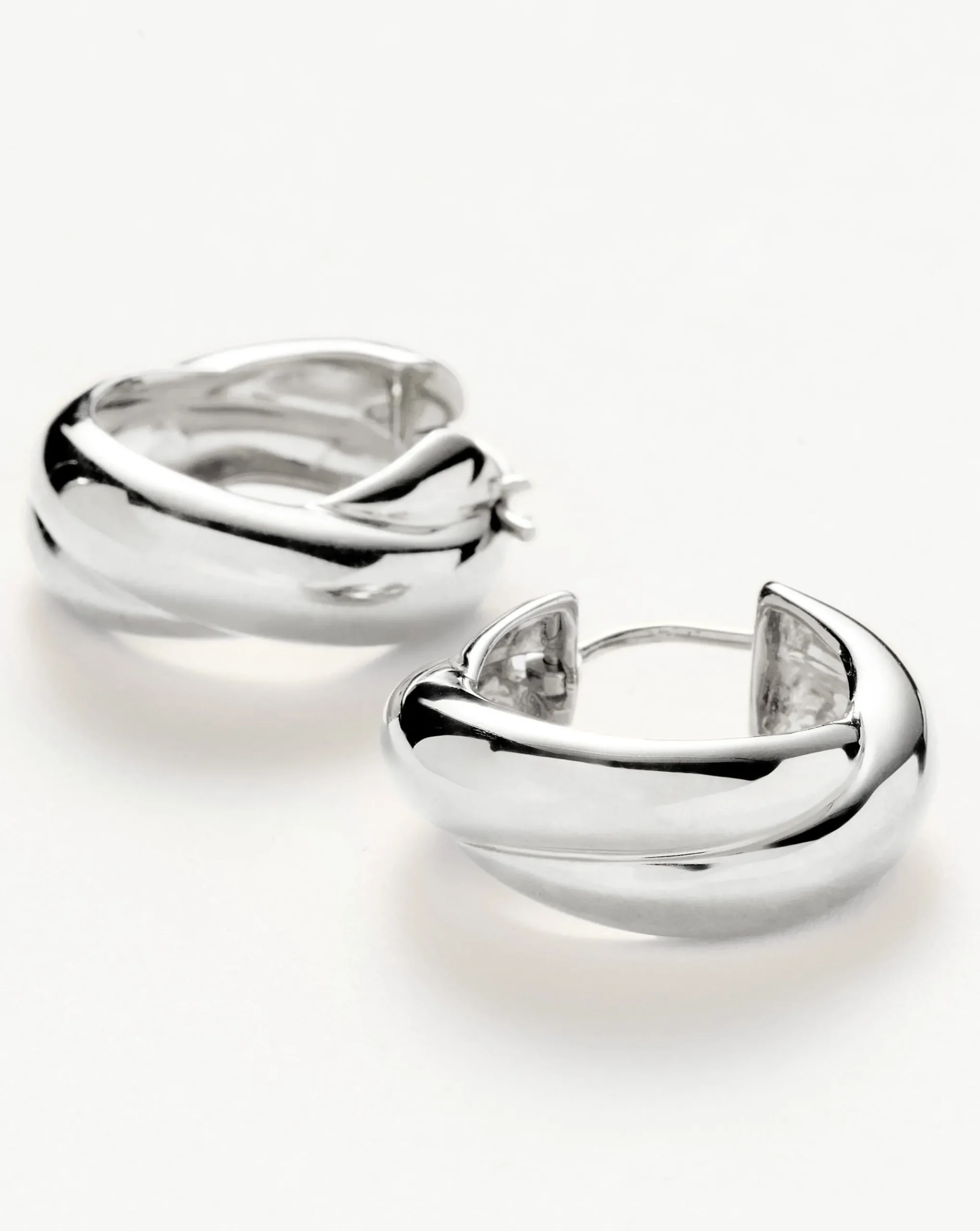 Lucy Williams Chunky Medium Entwine Hoop Earrings