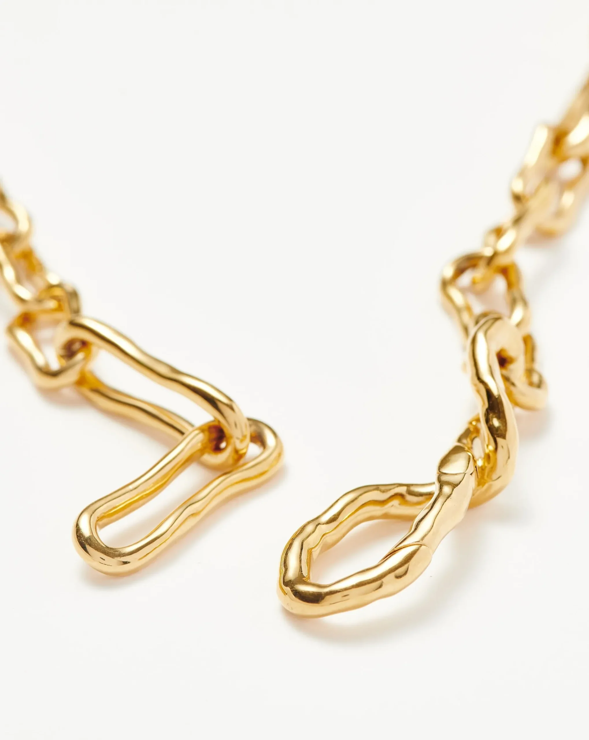 Molten Twisted Infinity Chain Necklace