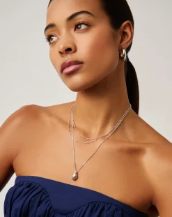 Savi Ridge Droplet Pendant Necklace
