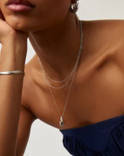 Savi Ridge Droplet Pendant Necklace