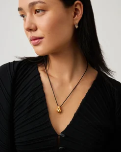 Savi Ridge Droplet Pendant Cord Necklace