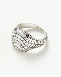 Serpent Textured Signet Ring