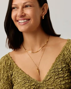 Shell Ridge Pendant Necklace