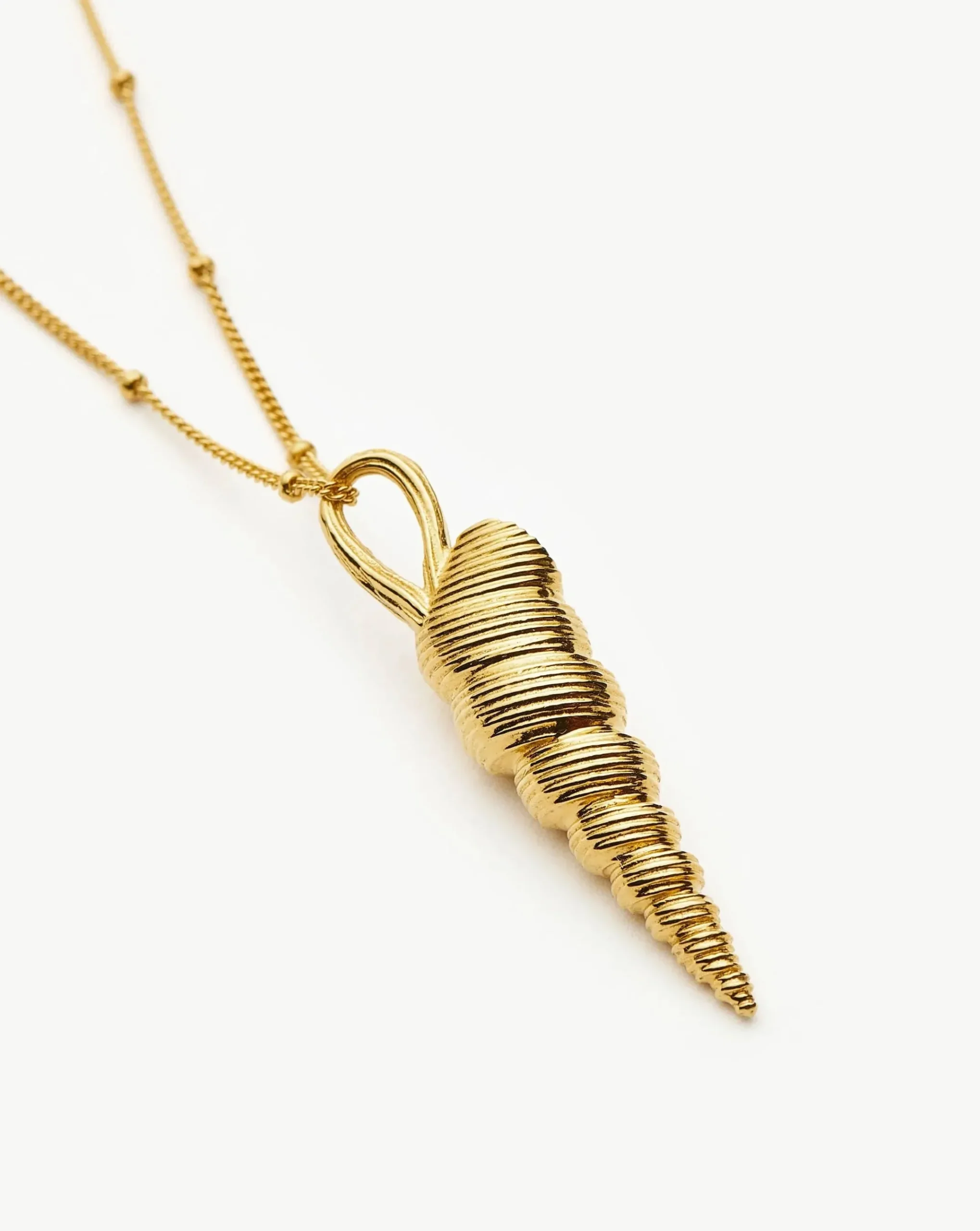 Shell Ridge Pendant Necklace