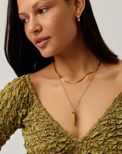 Shell Ridge Pendant Necklace