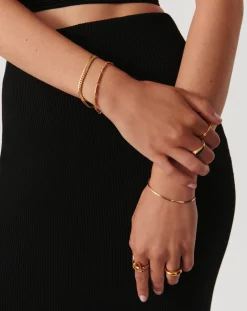 Wavy Ridge Chain Bracelet