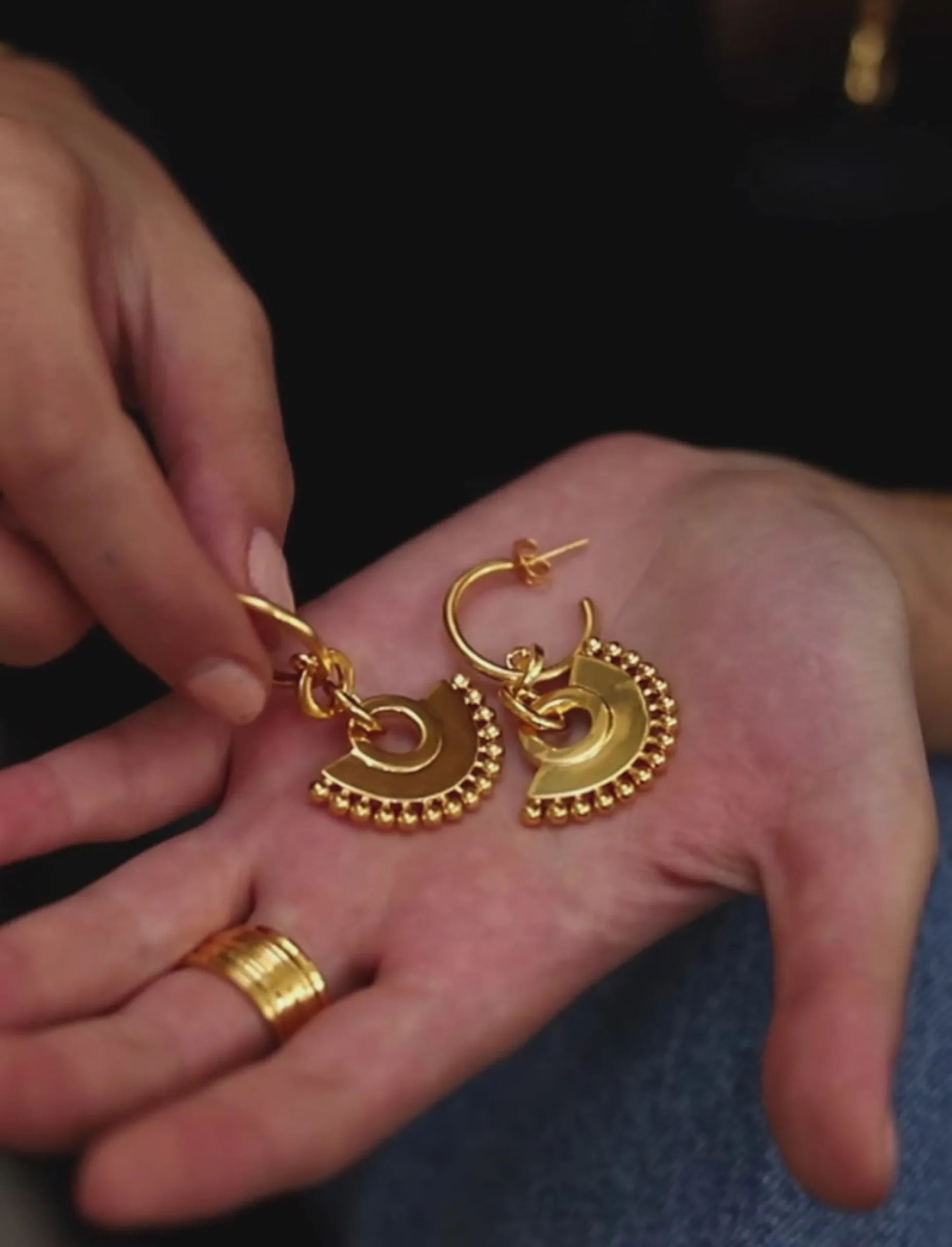 Zenyu Fan Chandelier Hoop Earrings